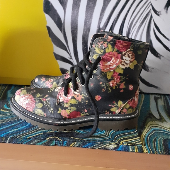 Shoes - FLORAL Combat Boots